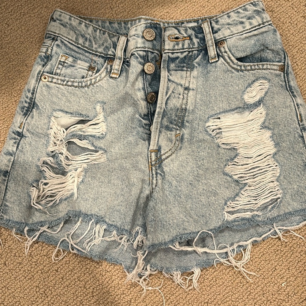 H&M light wash denim ripped shorts